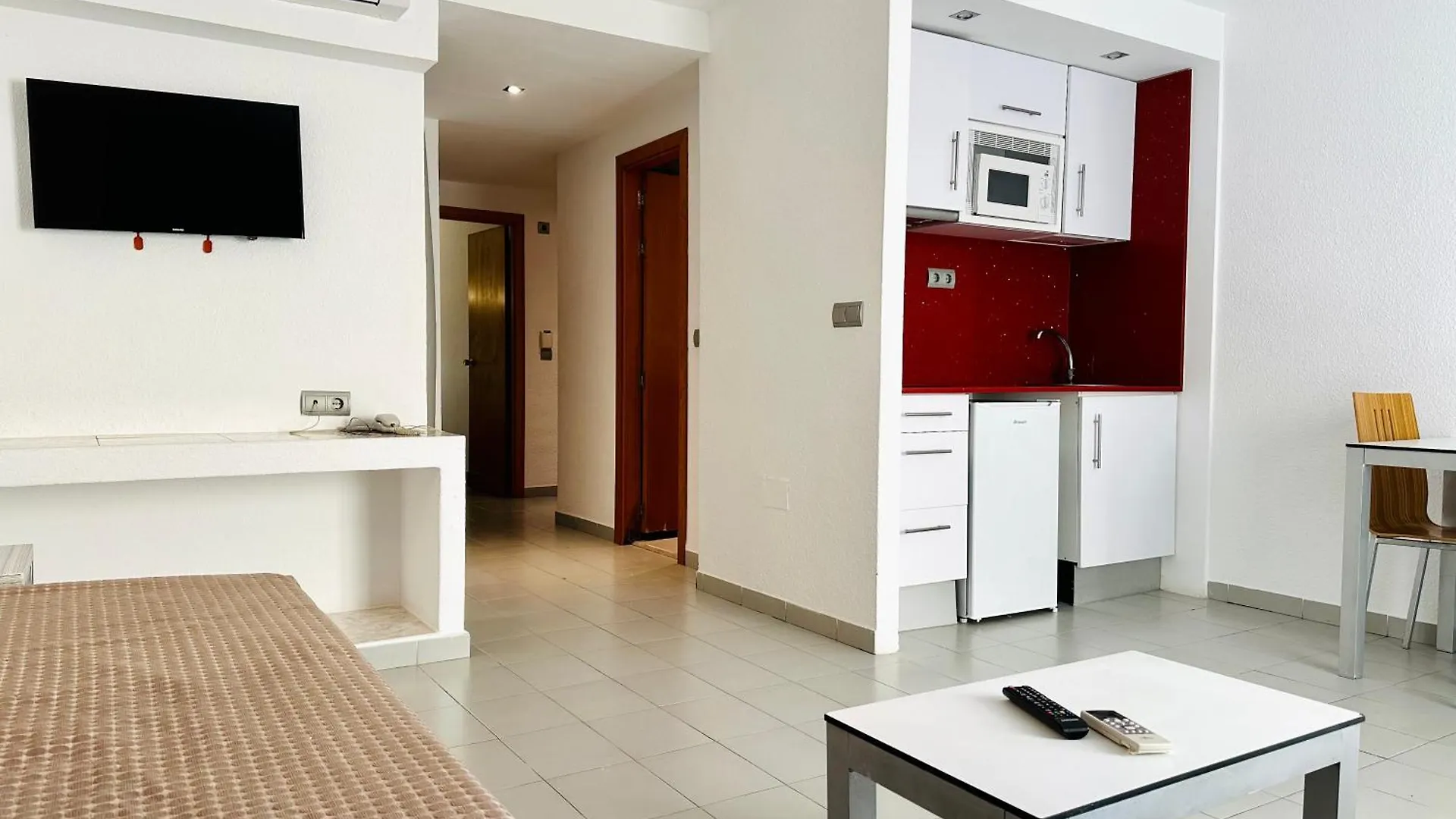 Apartamentos Jet - Adults Only Playa d'en Bossa Aparthotel