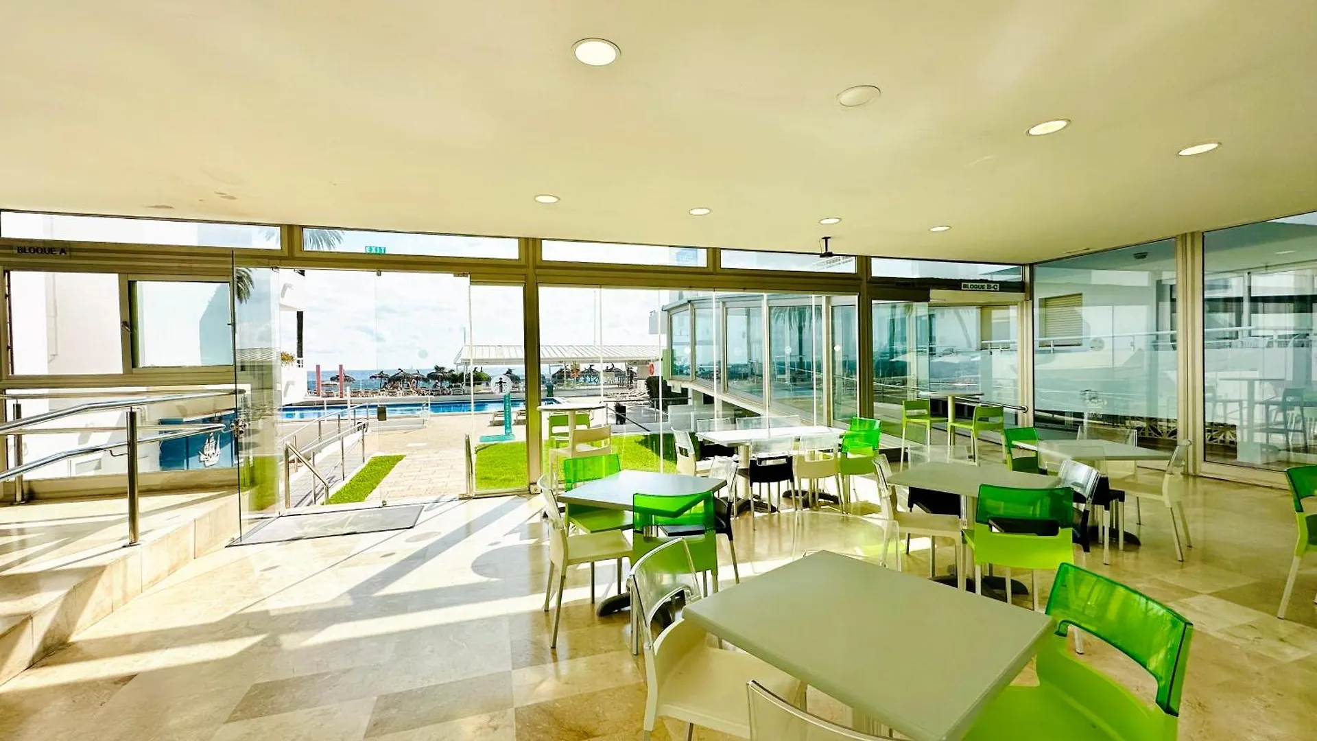 Apartamentos Jet - Adults Only Playa d'en Bossa 3*,  Spagna