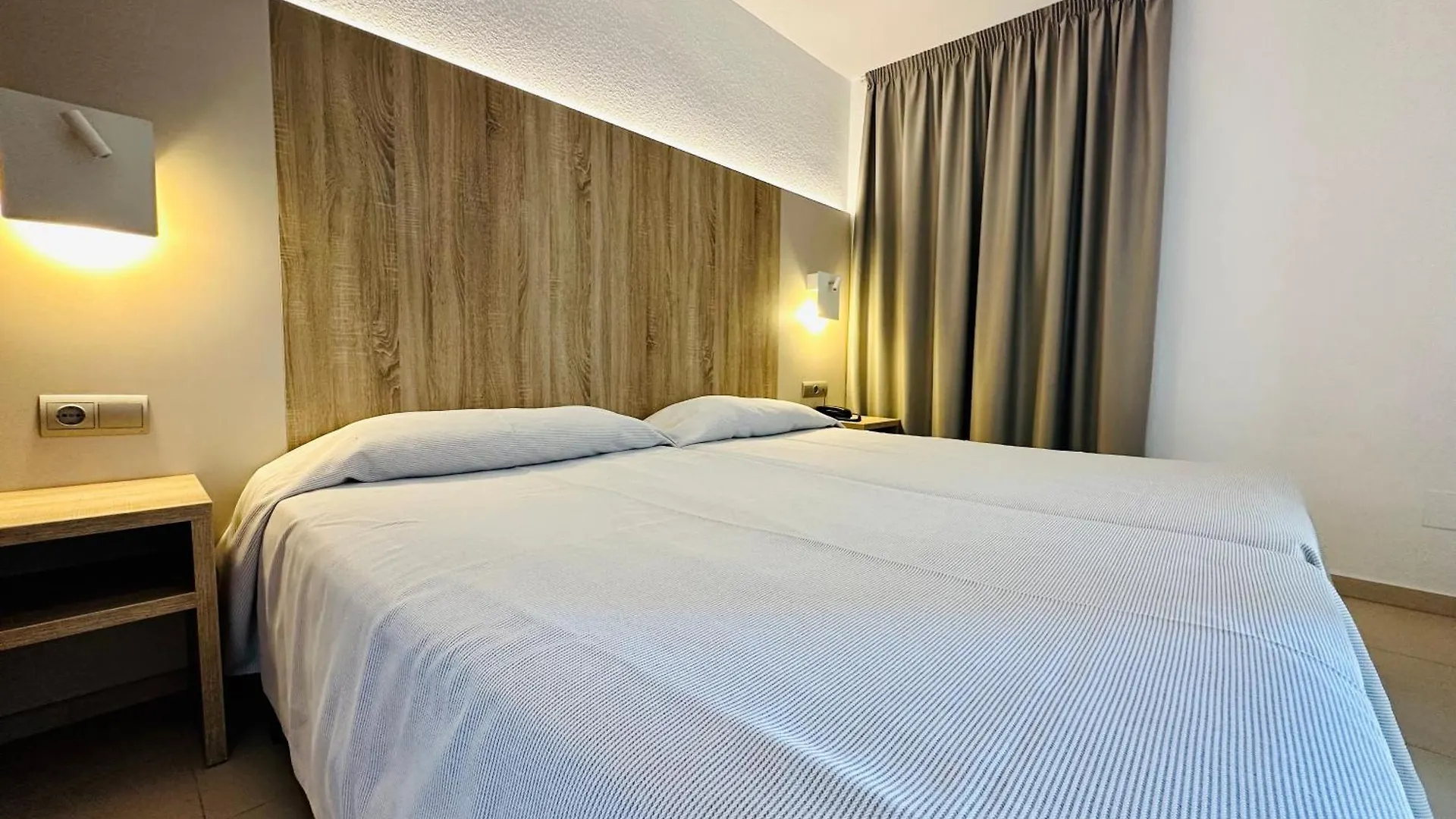 *** Aparthotel Apartamentos Jet - Adults Only Playa d'en Bossa Spagna