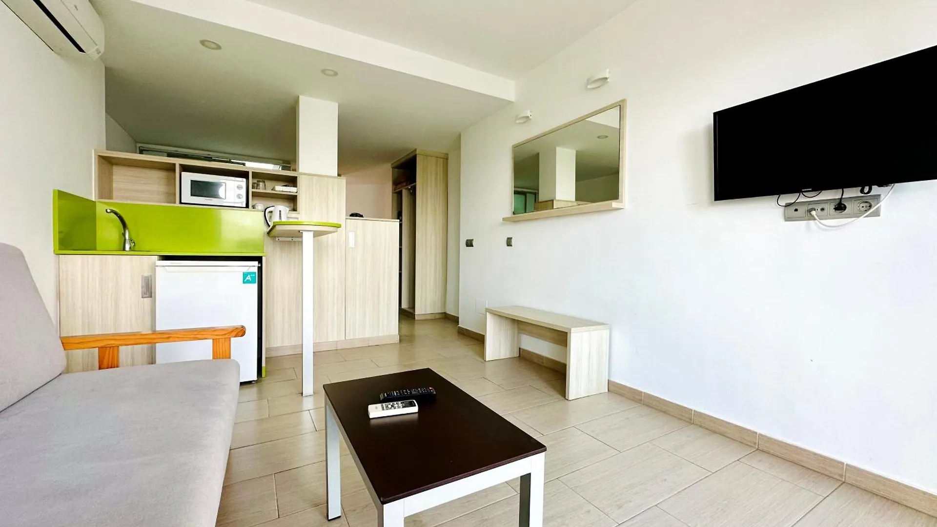 Aparthotel Apartamentos Jet - Adults Only Playa d'en Bossa